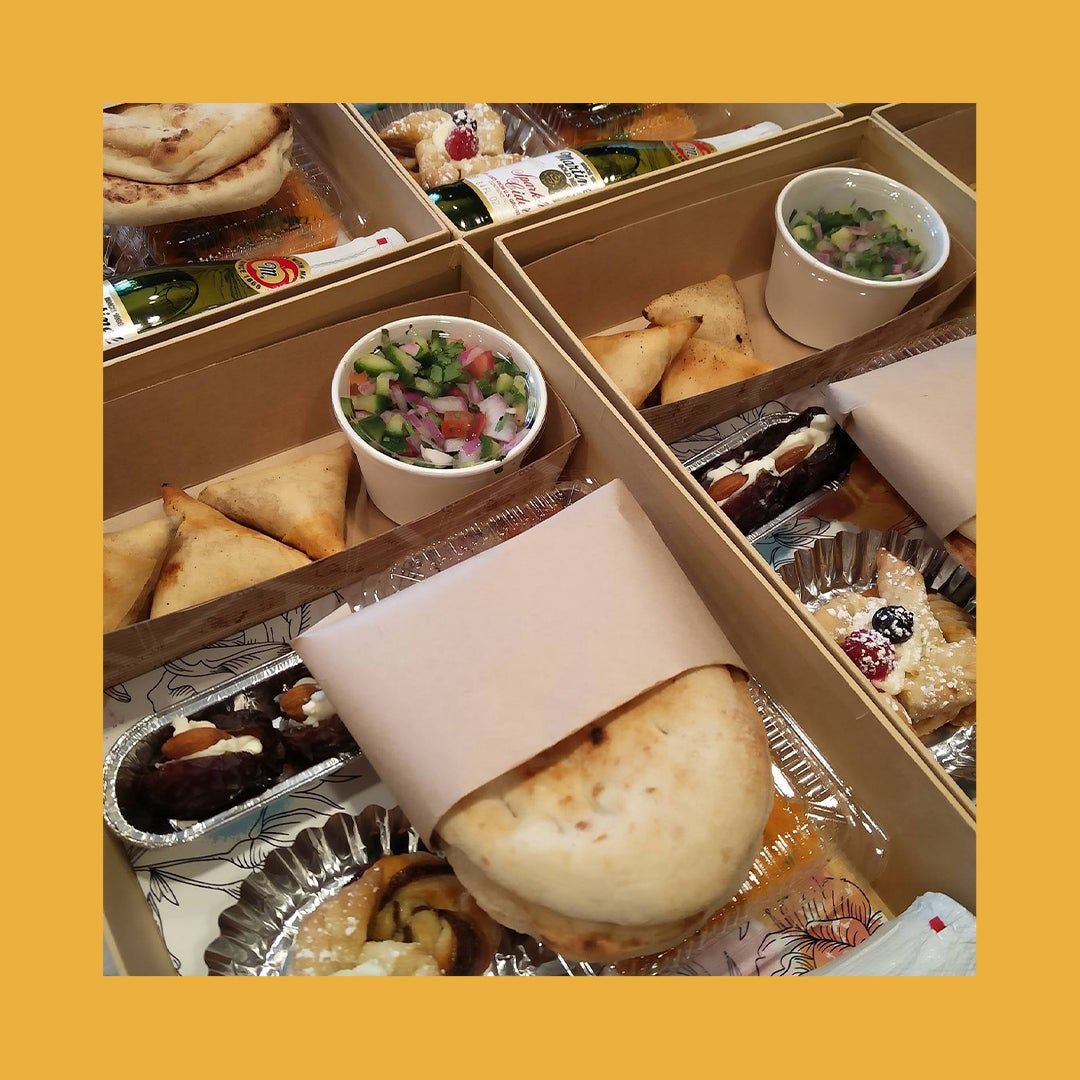Iftar box with pita and salad