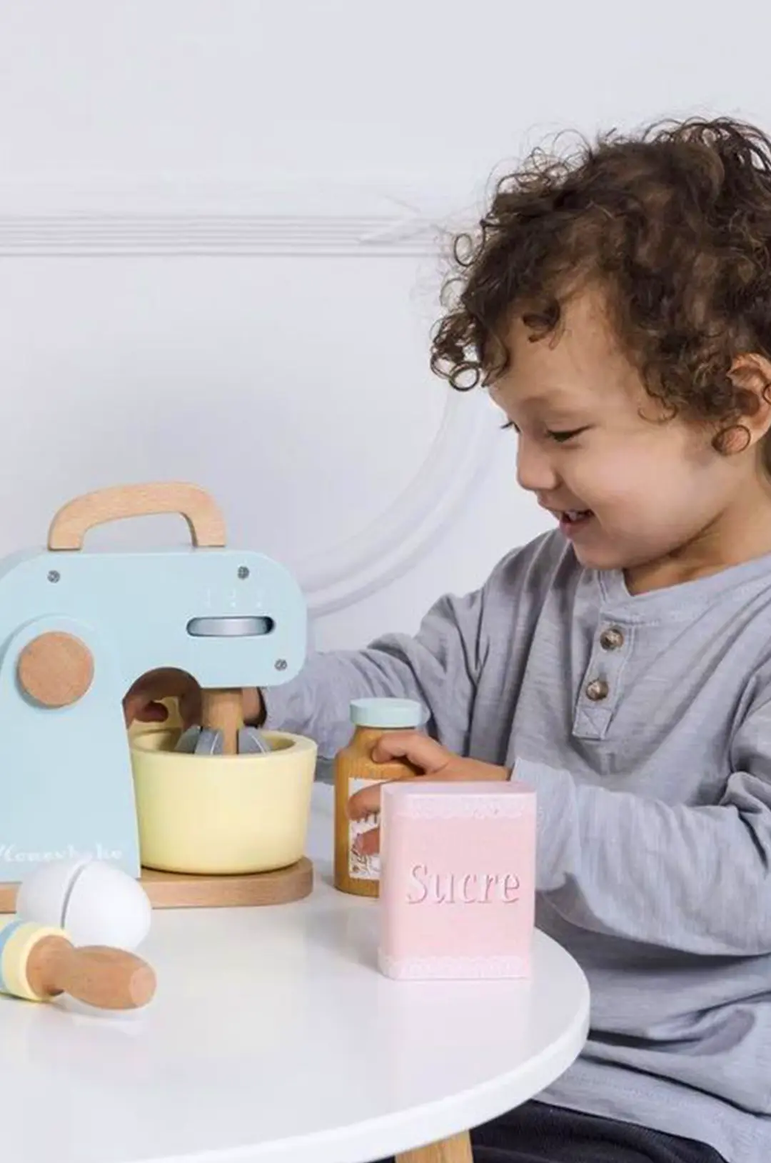 How To Get Your Kids To Play Independently (So You Can Chill!)