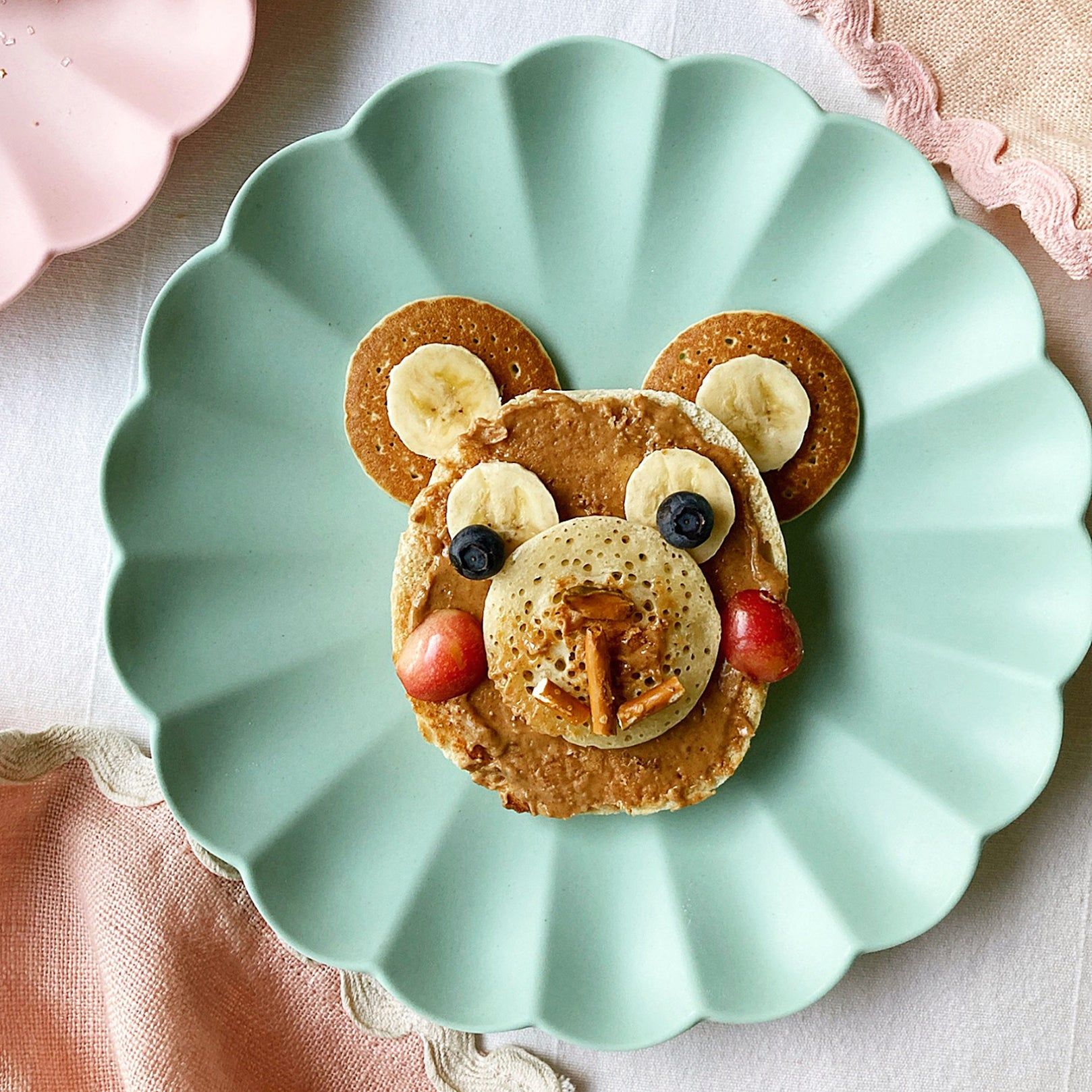 bear bagel cute breakfast idea for kids