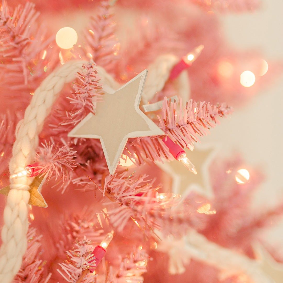DIY star garland for Christmas tree decoration 