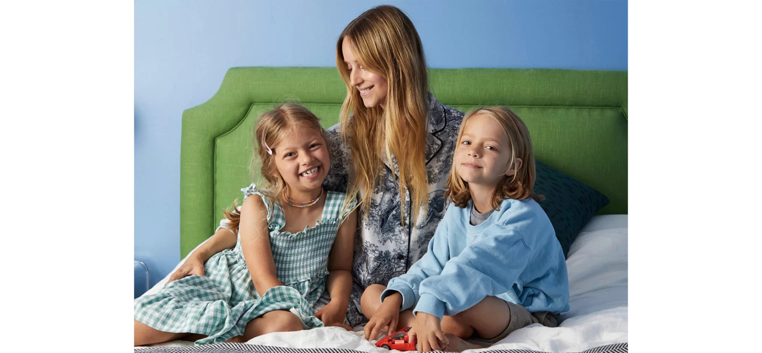 Charlotte Groeneveld with her children