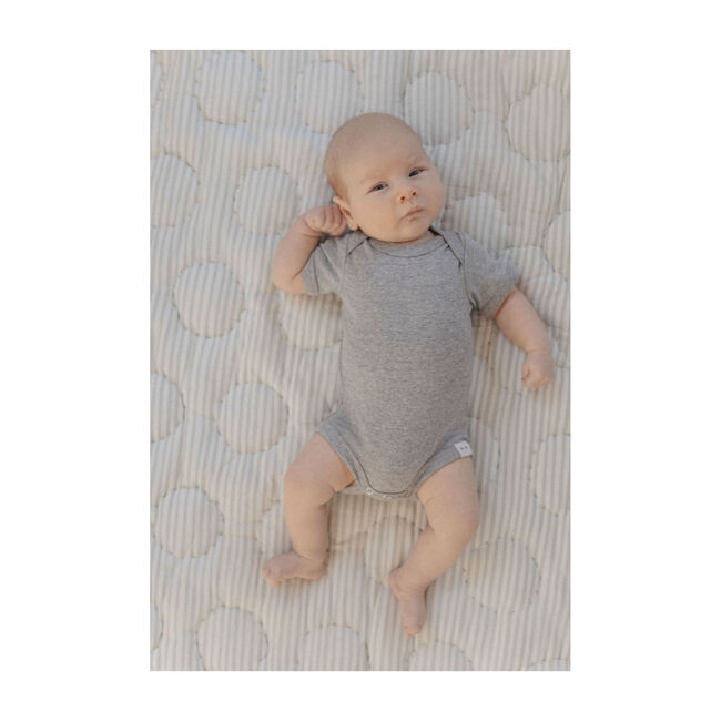 Axel Short-Sleeve Envelope Onesie, Heather Grey