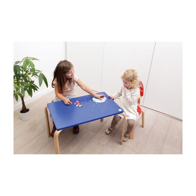 Play Table, Space