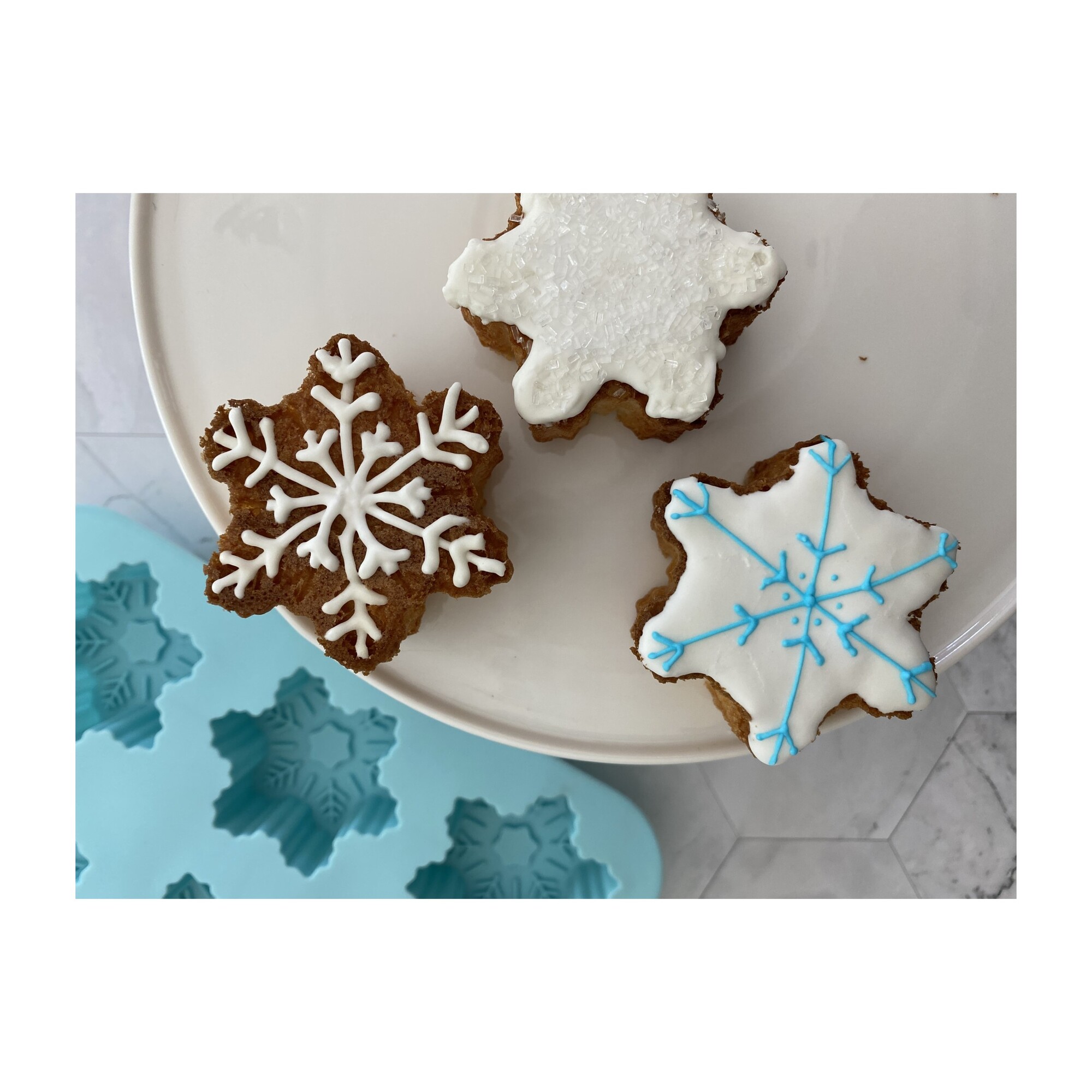 Winter Wonderland Snowflake Cupcake Mold – Handstand Kitchen