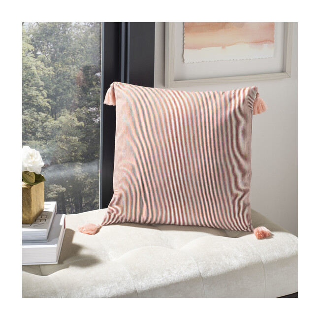 Sidney Pillow, Rusty Red