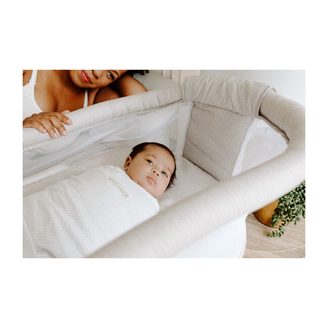 HALO® Bassinest® Swivel Sleeper Premiere Series, Herringbone