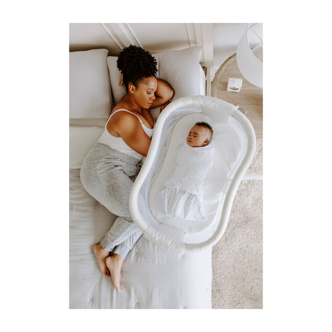 halo bassinest swivel sleeper premiere series pebble