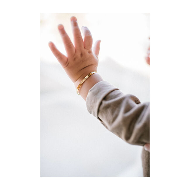 *Exclusive* Baby Vote Bracelet, Gold