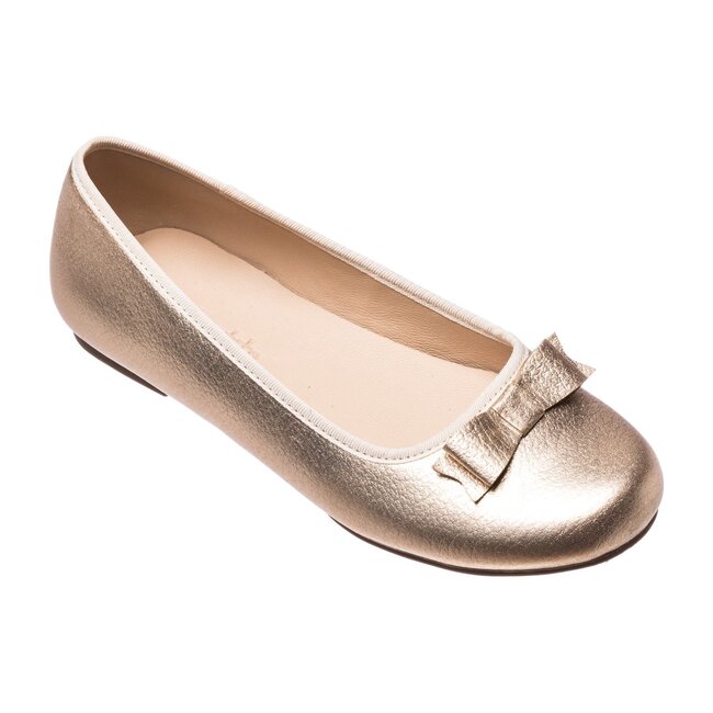 Camille Flats, Gold