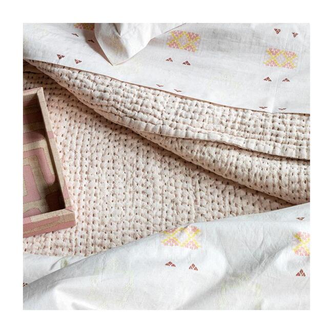 Quilt Blanket, Blush Linen Kantha