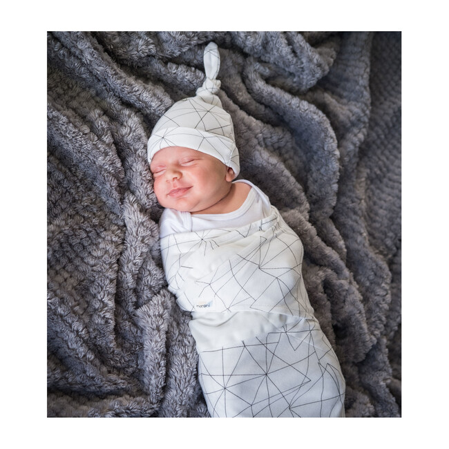 Snugababe Swaddle, Black and White Geometric