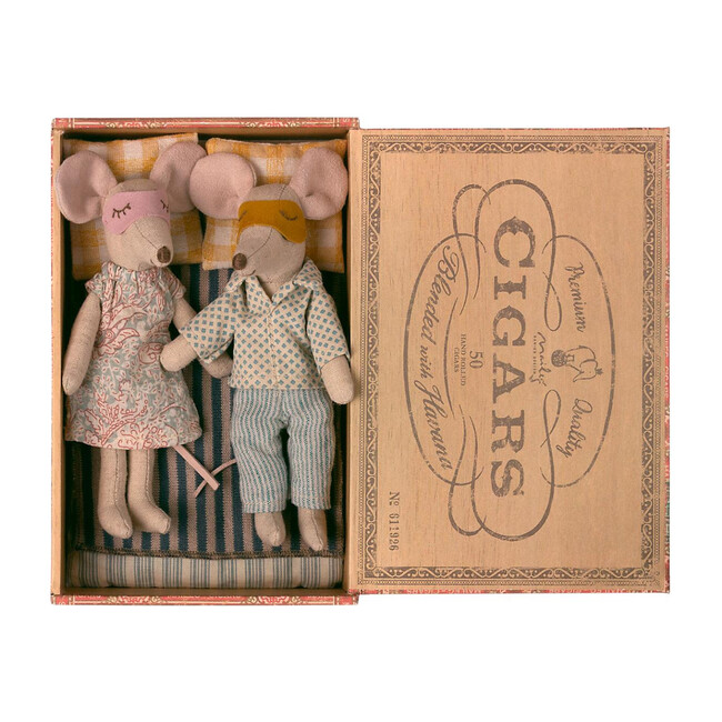 Mum + Dad Mice in Cigar Box
