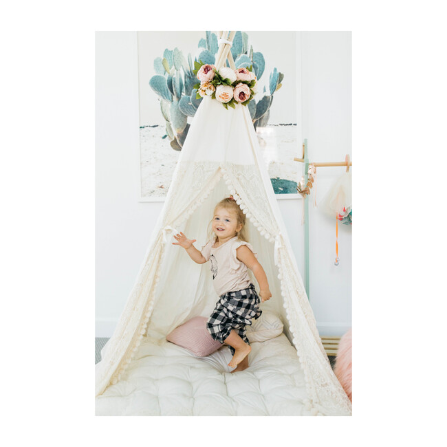 Eleanor Play Tent, Cream/Lace