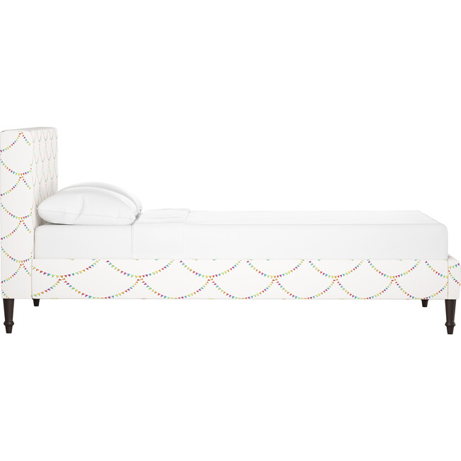 Platform Bed with Fancy Cone Leg, Bunting Scallop Multi