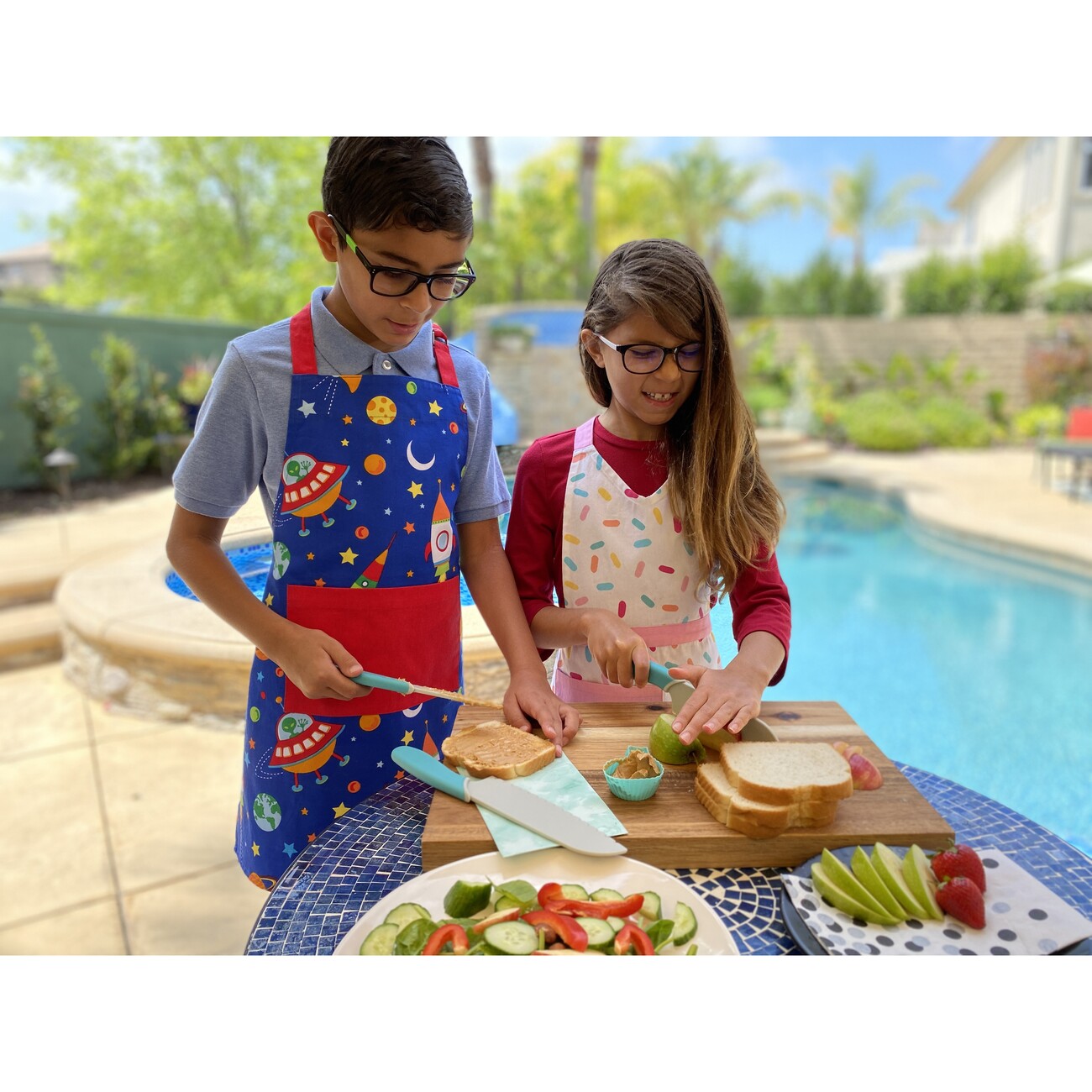 Handstand Kitchen Dinosaur Cutting Board and Knife Set