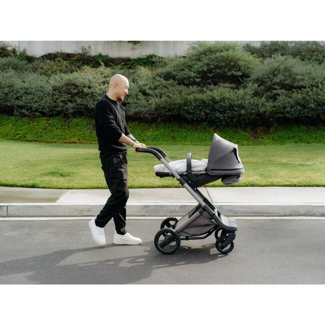 The Daily with Newborn Kit Moon Lalo Strollers Maisonette