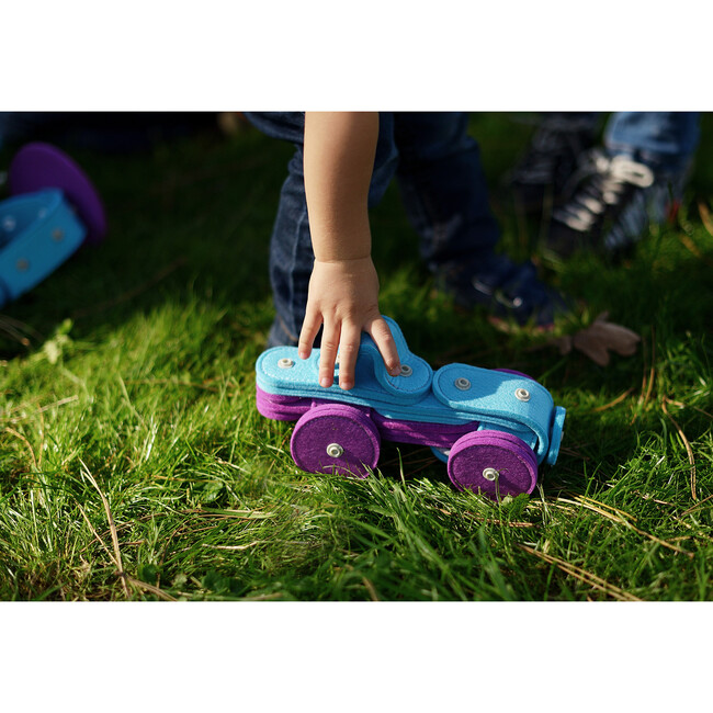 Race Car 24-Piece Felt Building Kit - STEM Toys - 4
