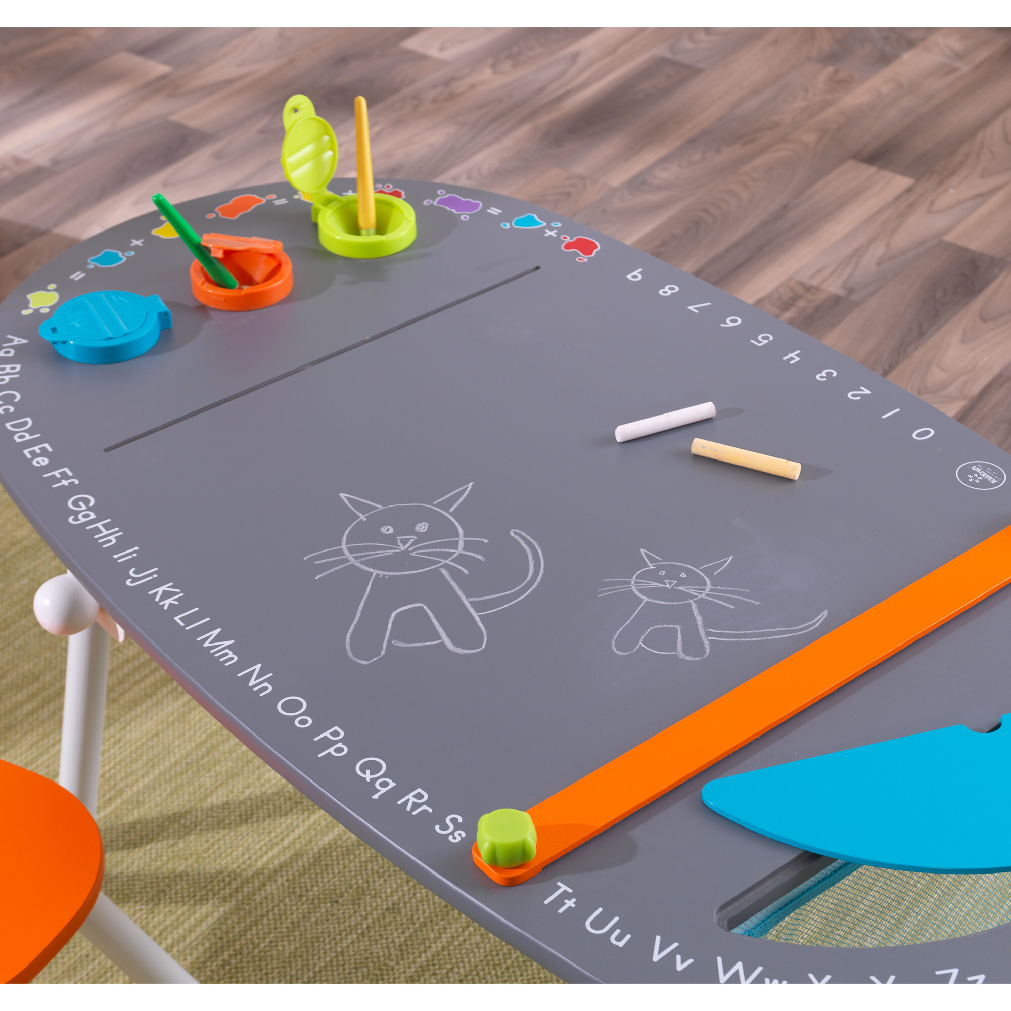 Kidkraft chalkboard art shop table with stools