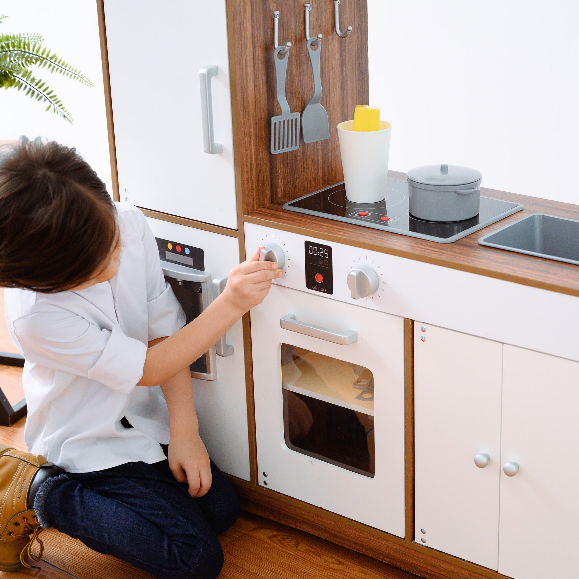 play kitchen counter space