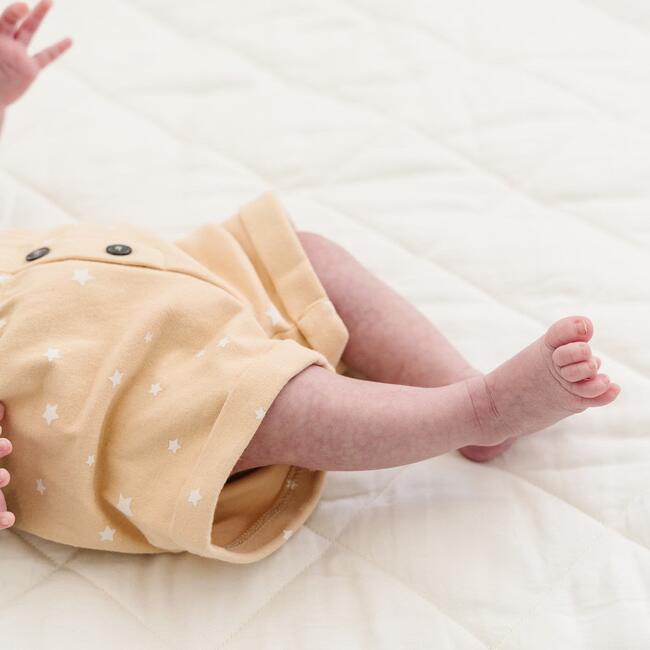 Noah Shorts - White Mini Stars - Honey