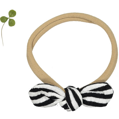 The Ribbed Bow, Stripe