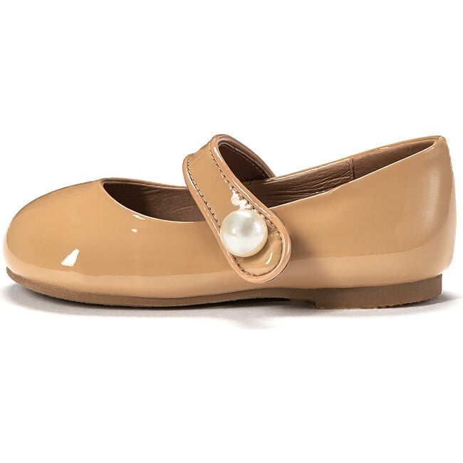 Celia Mary Janes, Beige