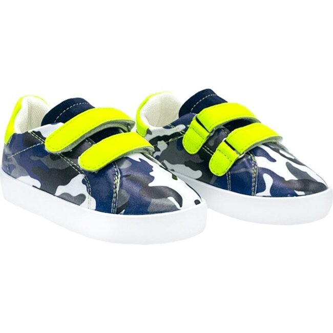 Jake Sneaker, Camo