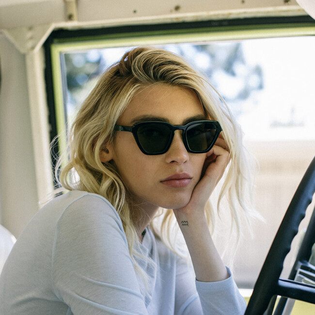 数々の賞を受賞 【最終価格】lowercase × nu swim sunglasses www