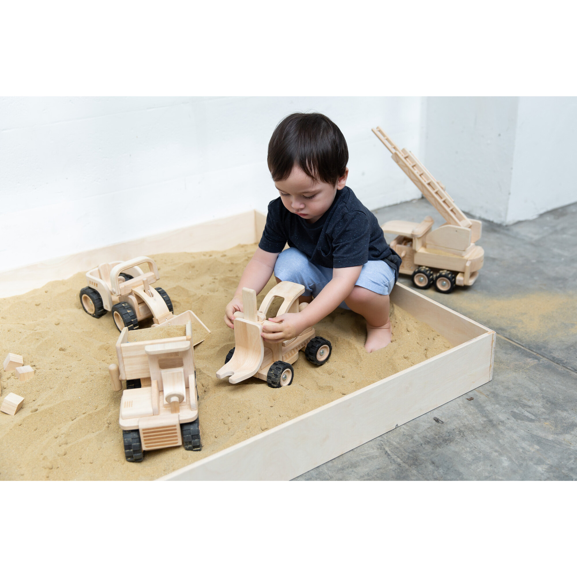 plan toys dump truck