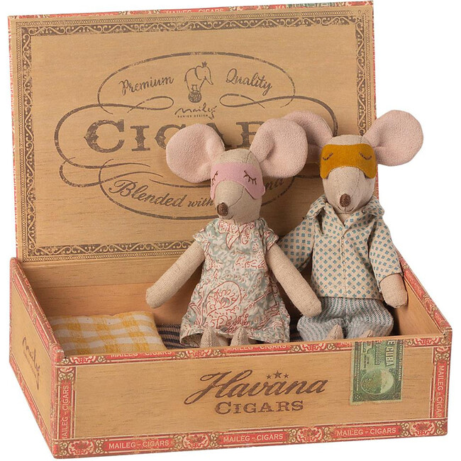 Mum + Dad Mice in Cigar Box
