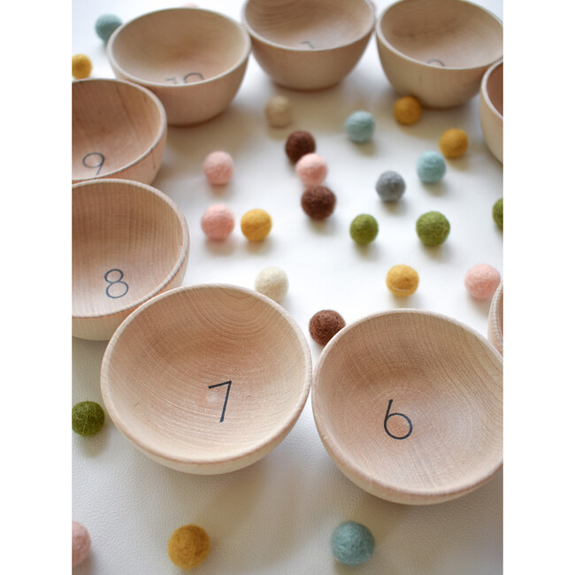 Counting & Sorting Cups
