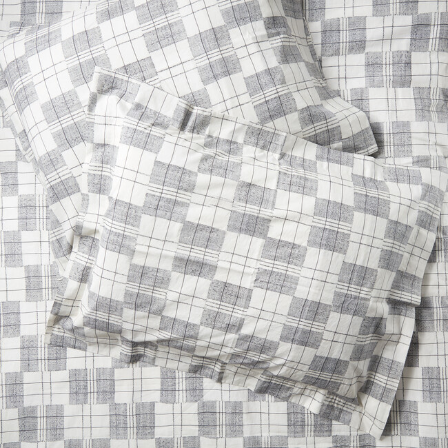 Set of 2 Mossi Standard Pillow Shams, Charcoal Plaid