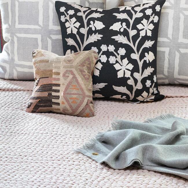 Quilt Blanket, Blush Linen Kantha - Quilts - 3