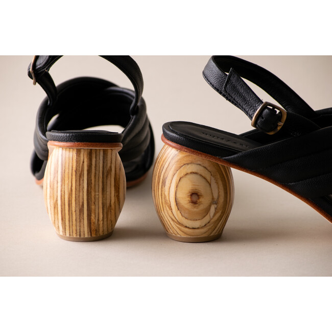 Women's Franny Sandal, Coal - Sandals - 6
