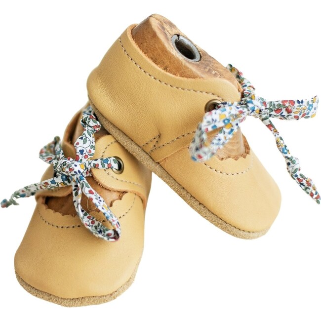 Bella Janes in Honey, Honey