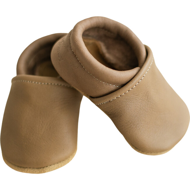 Rory Moccs, Taupe