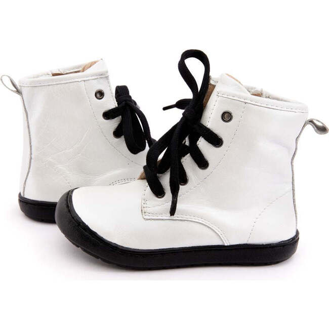 Swagger Boots, White