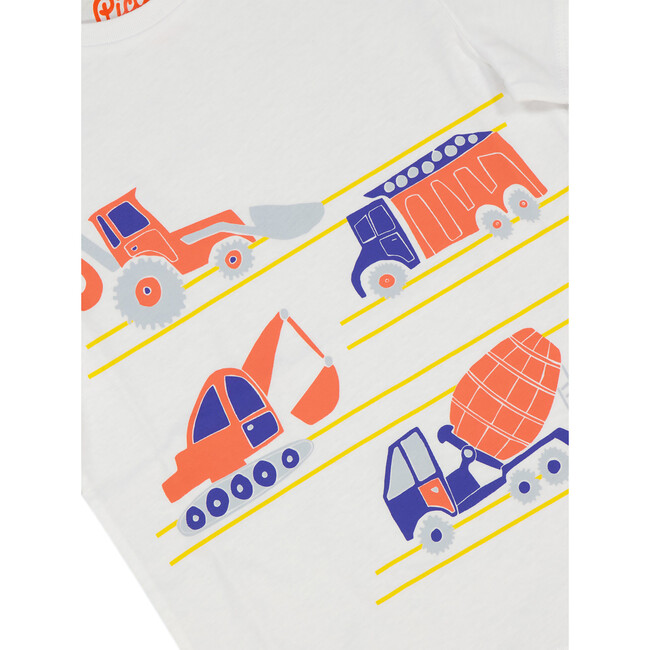 Graphic Tee, Construction