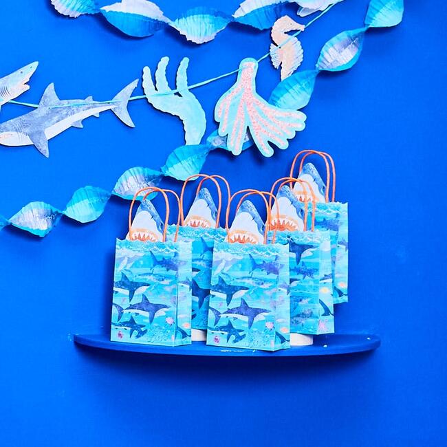 King of the Sea Paper Party Bags with Fact Cards, Set of 6 - Favors - 4