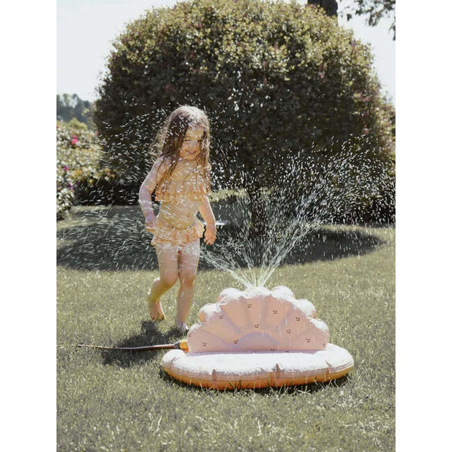 Lemon Shell Sprinkler, Cream