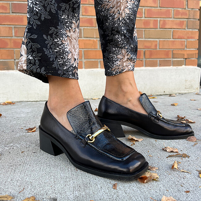 Women's Bitone Wide Toe Slip-On Loafer, Black - Loafers - 6