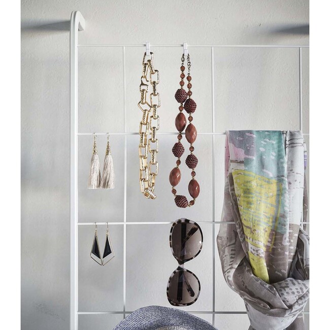 Grid-Panel Leaning Ladder, White - Storage - 4