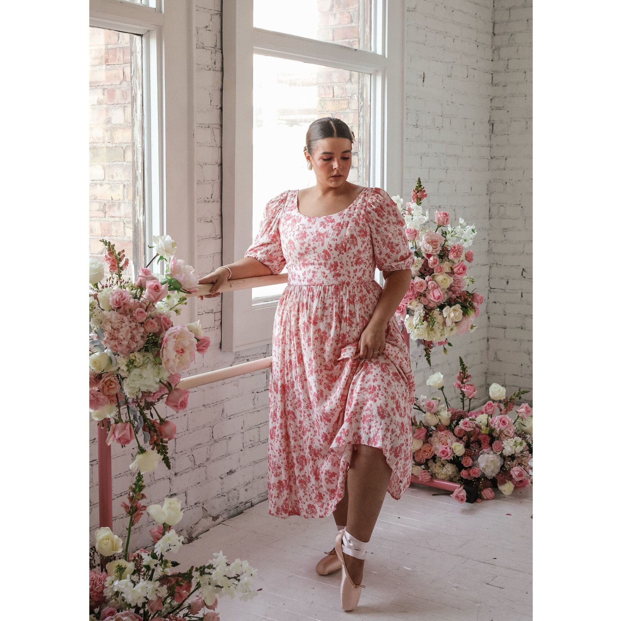 Women's Vera Puff Sleeve Floral Print Midi Dress, Pink And Cream - JessaKae  Mommy & Me Shop | Maisonette