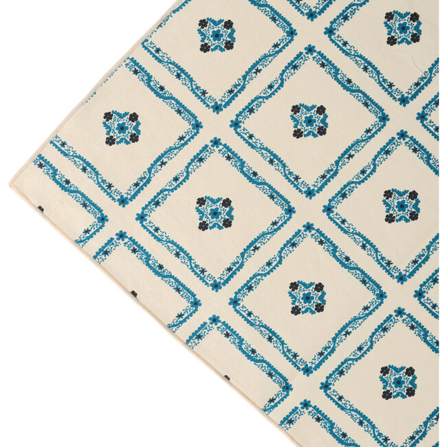 Elza Handkerchief Centerpeice Tablecloth