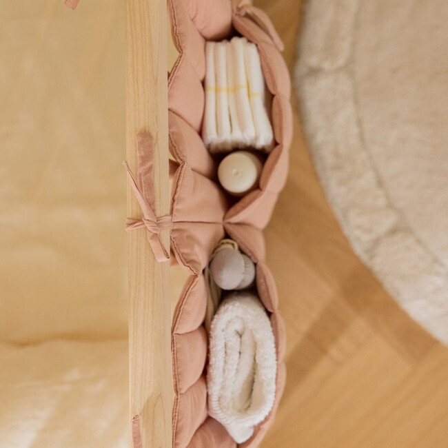 Crib Tie-String Pocket Hanger, Benjamin Vintage Nude - Storage - 3