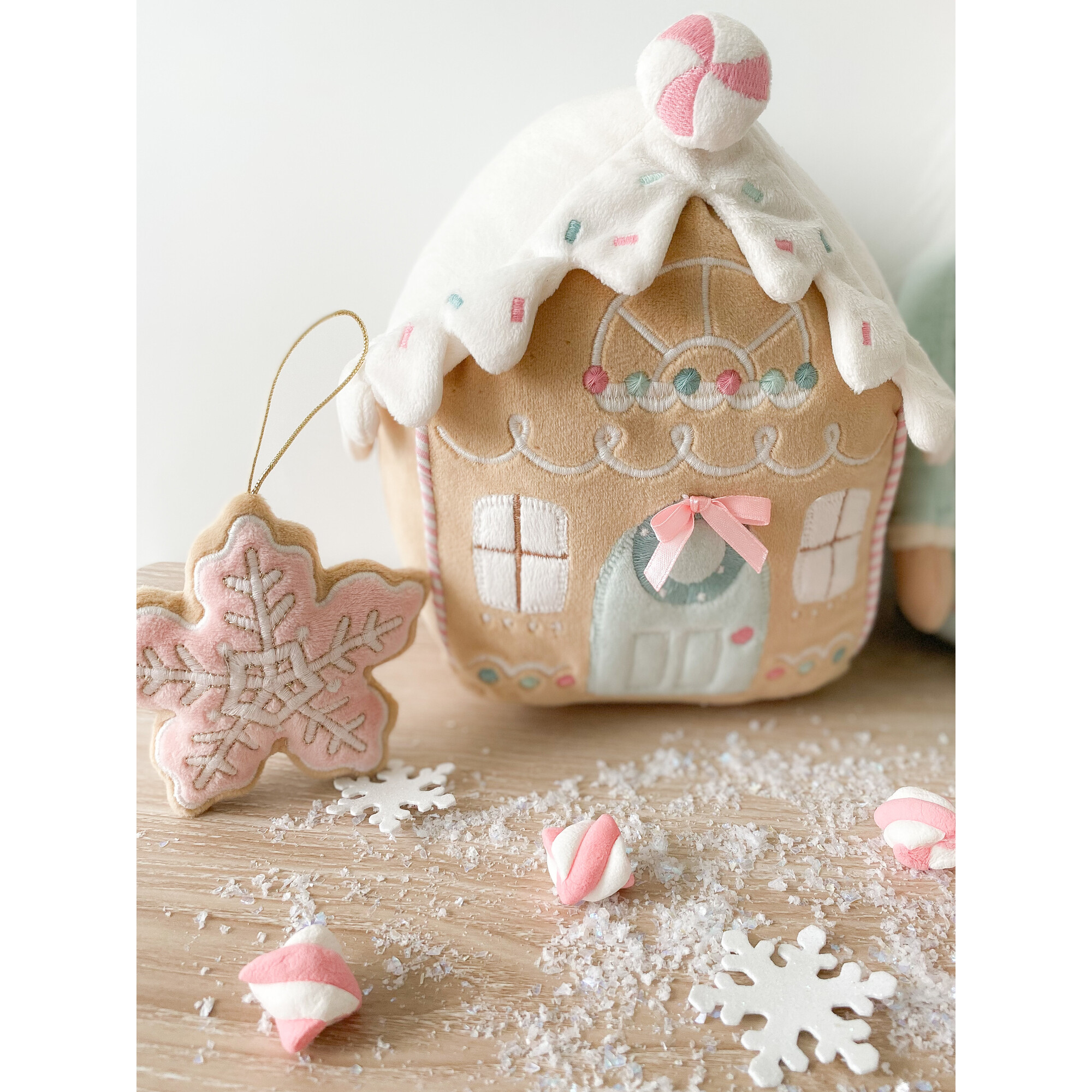 Gingerbread House – Mon Ami