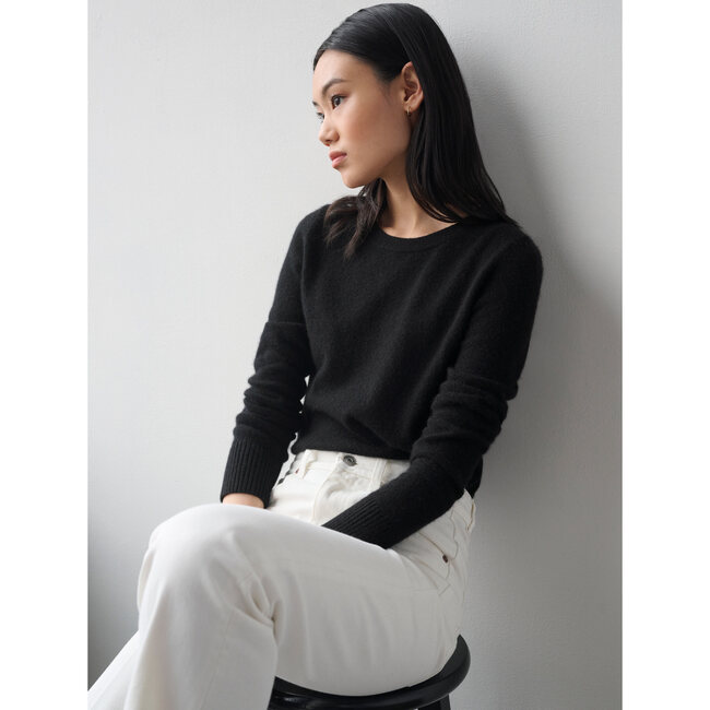 Essential Cashmere Shrunken Crewneck, Black - Sweaters - 3