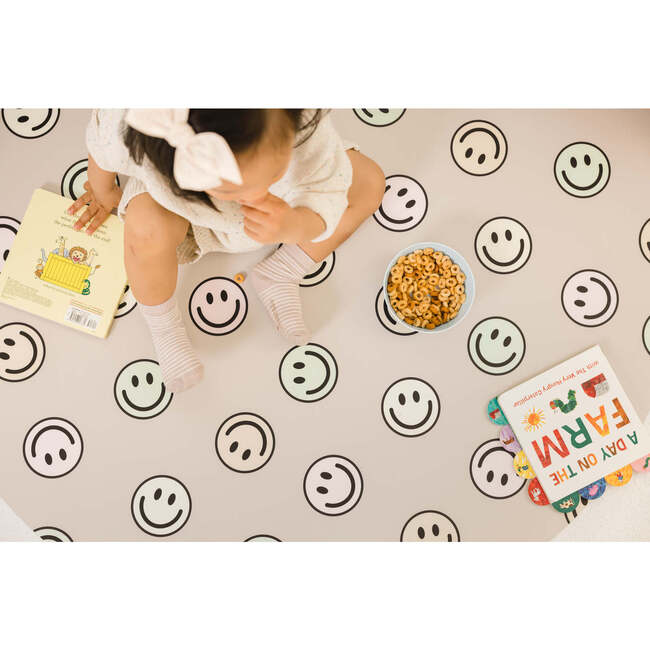 Catch All Mat for Mealtime & Playtime Mess, Pastel Smiley - Playmats - 5