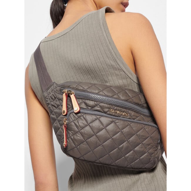 Magnet Metro Shoulder Bag