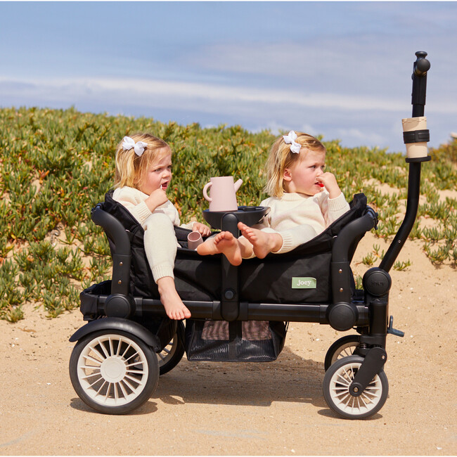 The Joey Wagon, Field Trip Black